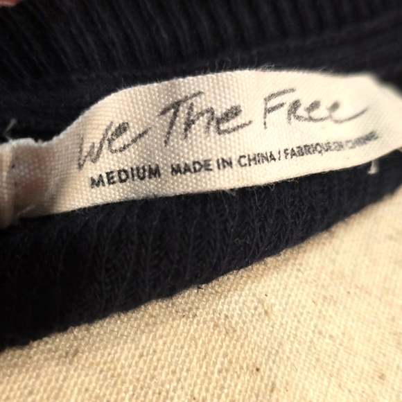 We The Free ๐ค๐๐ค Free People ๐ค๐๐ค Striped Sleeve Black Top / Tunic M/L - Picture 8 of 9